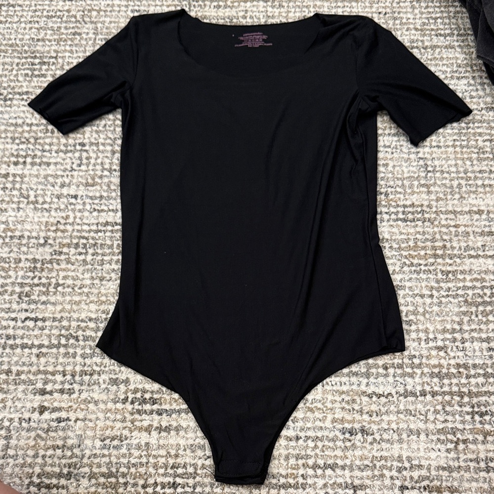 Commando Black Short-Sleeve Scoop Neck Bodysuit